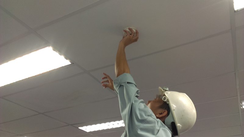 N&ecirc;n lắp đặt cảm biến kh&oacute;i ở những vị tr&iacute; ph&ugrave; hợp